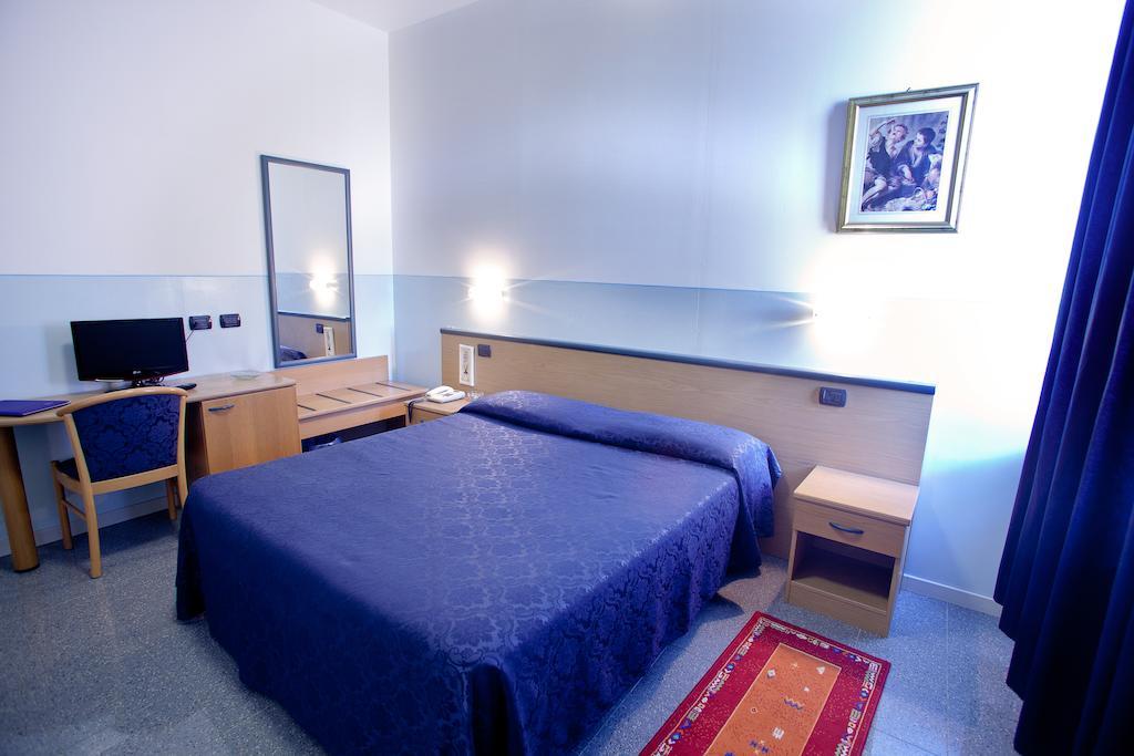 Master Hotel Castelvetro Piacentino Kamer foto