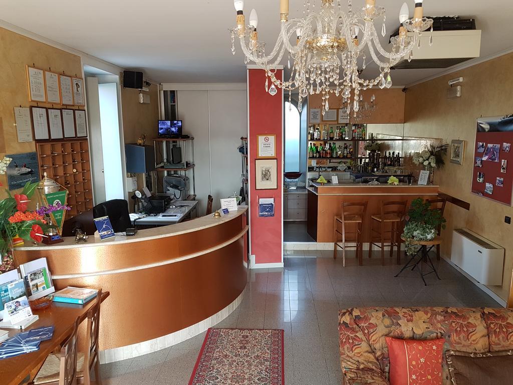 Master Hotel Castelvetro Piacentino Buitenkant foto
