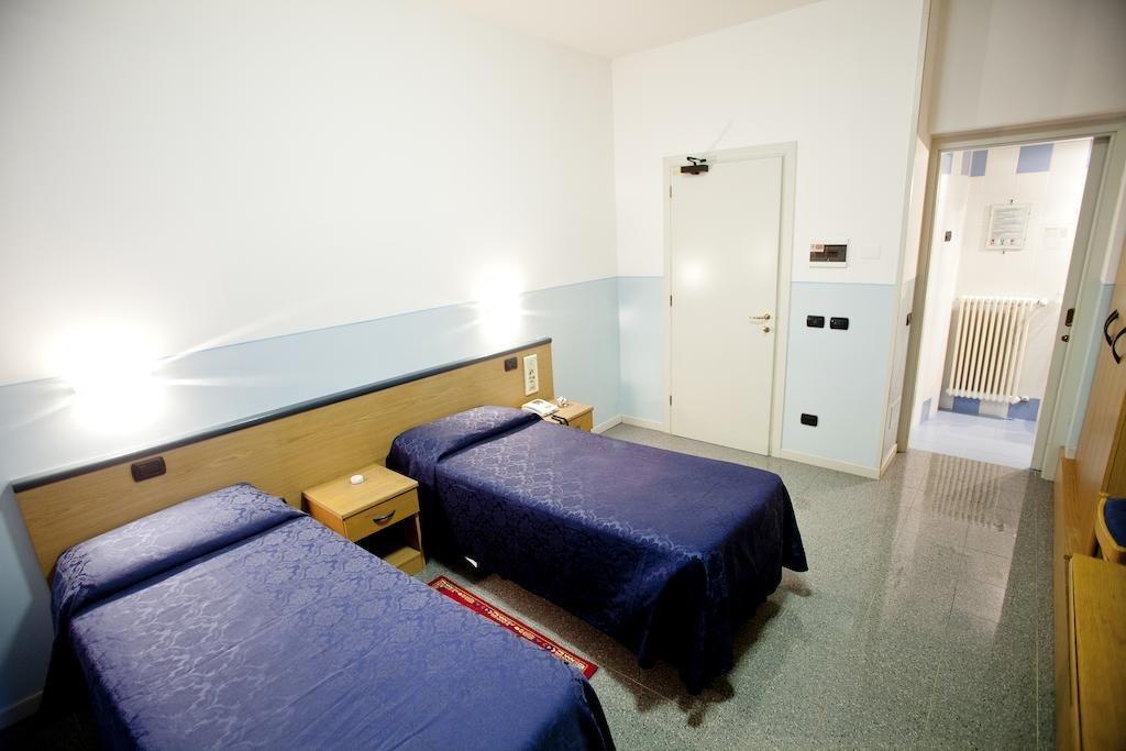 Master Hotel Castelvetro Piacentino Buitenkant foto
