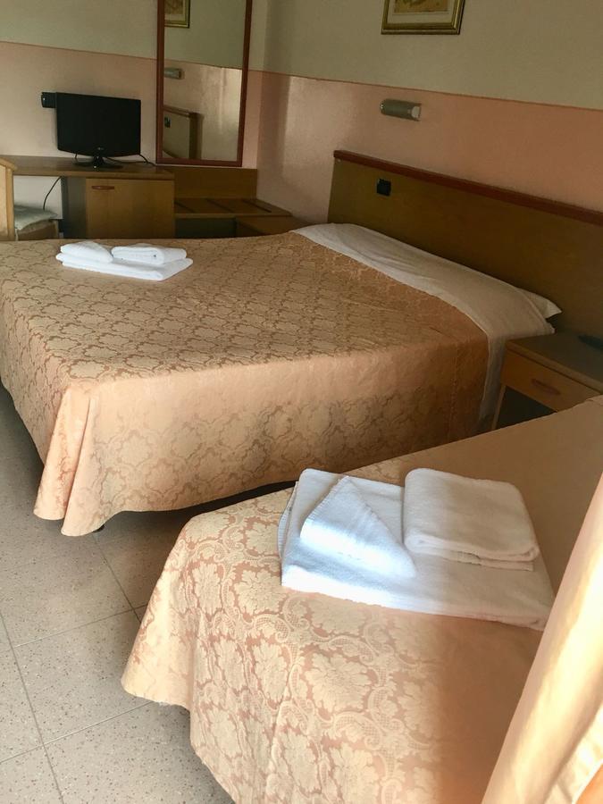 Master Hotel Castelvetro Piacentino Buitenkant foto